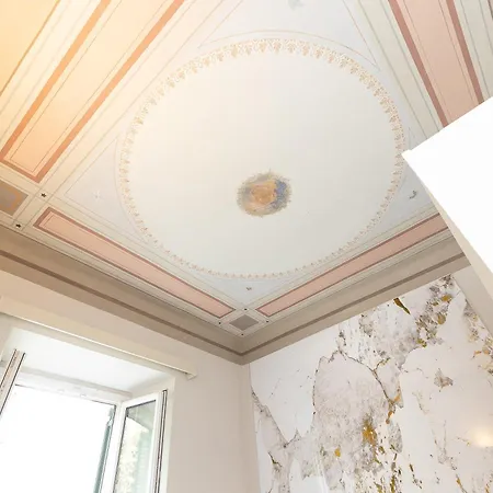 Iron Cityaus Termini ゲストハウス ローマ