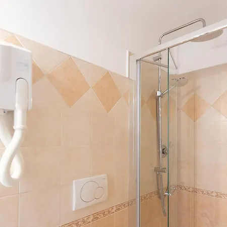 Iron Cityaus Termini 4*