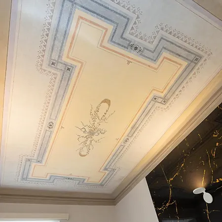 ゲストハウス Iron Cityaus Termini 4*