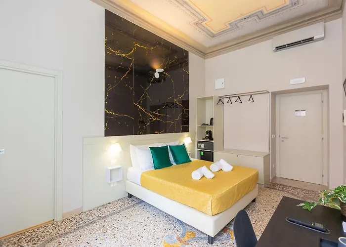 Iron Cityaus Termini Vendégház